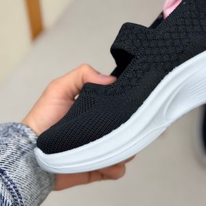خرید اینترنتی قیمت کتونی دخترانه جورابی طرح اسکیچرز کد 4121109