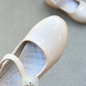 خرید اینترنتی قیمت کفش دخترانه عروسکی طرح بغل مروارید از توباکو کد 4120704