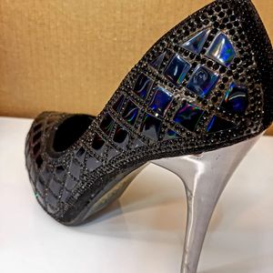 خرید آنلاین کفش زنانه مارک Fendi