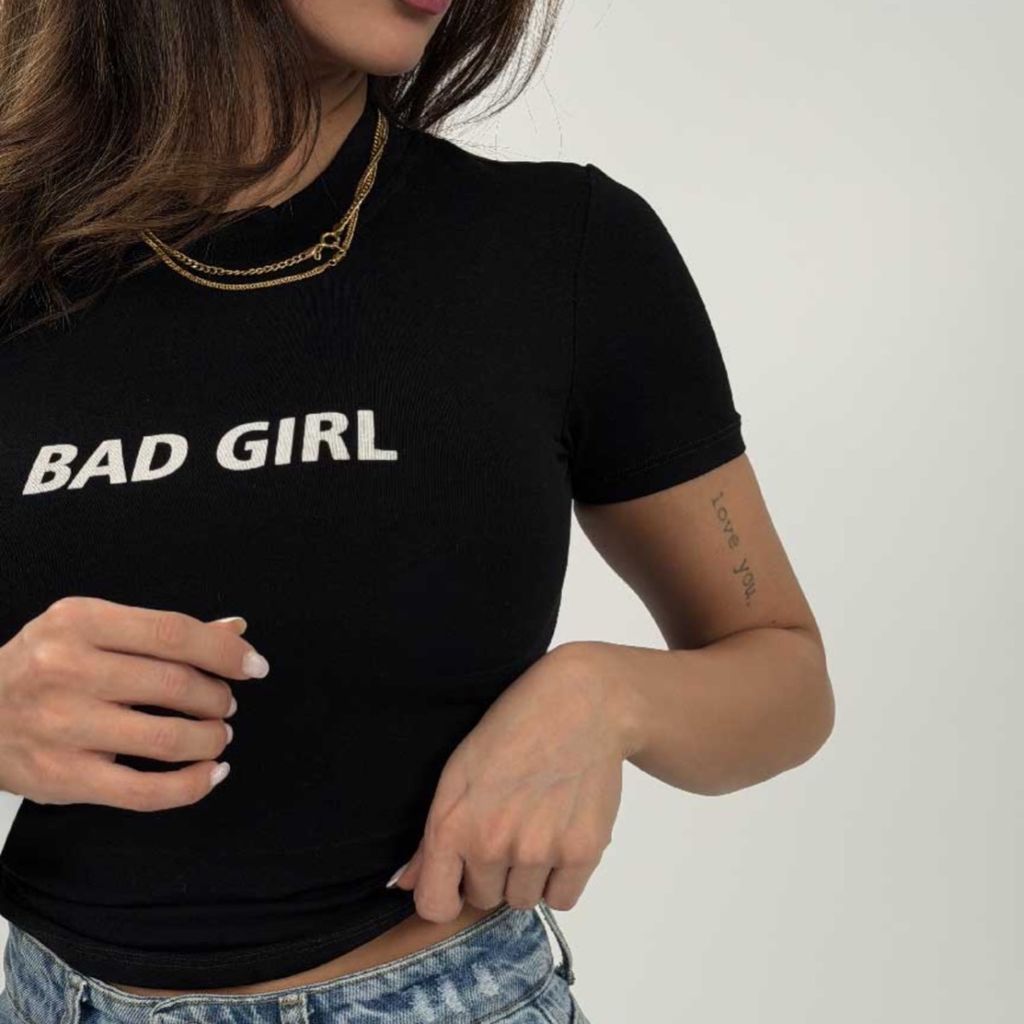 فروش اینترنتی تیشرت کراپ BAD GIRL کد 180593