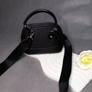 مشخصات کیف بگ نیم گرد زحل
