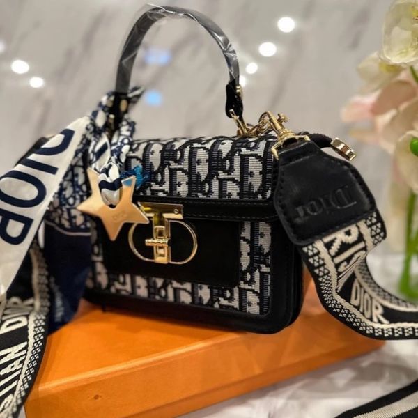 کیف مجلسی دخترانه دستی و دوشی زنانه مارک dior اسپرت روزانه مینی بگ مستر کو