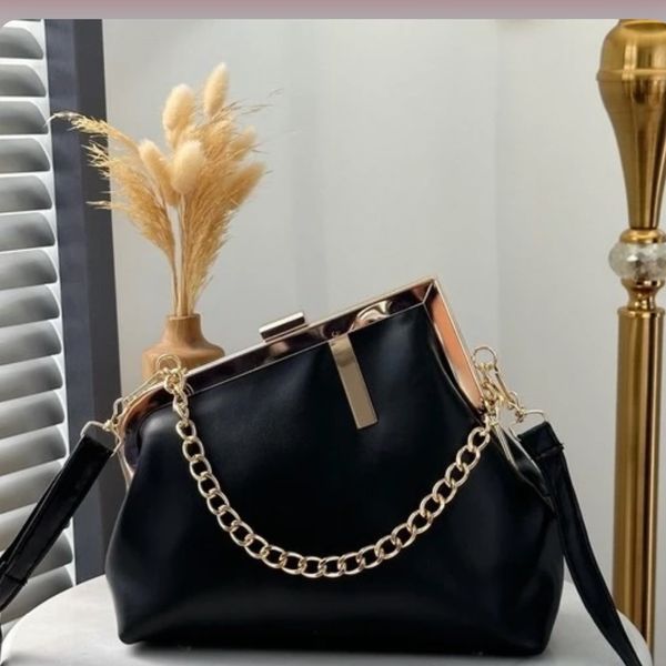 کیف مجلسی زنانه دهنه دار دستی دوشی چرم مشکی فندی fendi دخترانه فانتزی