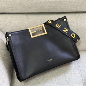 کیف مجلسی زنانه دستی دوشی دخترانه چرم مشکی اسپرت فانتزی مارک فندی FENDI مس