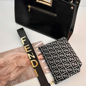 مشخصات کیف مجلسی زنانه دستی دوشی دخترانه چرم مشکی اسپرت فانتزی مارک فندی FENDI مس