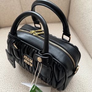 خرید اینترنتی کیف برند میو میو& گوچی