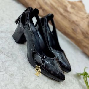 مشخصات کفش مجلسی زنانه ورنی پاشنه 5 سانت کیفیت عالی 40 و 41