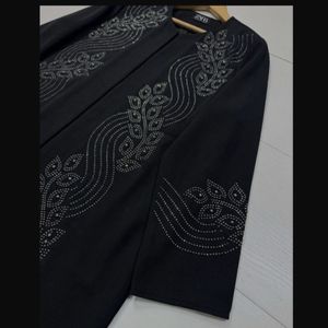 مشخصات مانتو مازراتی نگین کاری