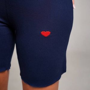 خرید آنلاین ست تاپ و شلوارک گلدوزی قلب زنانه