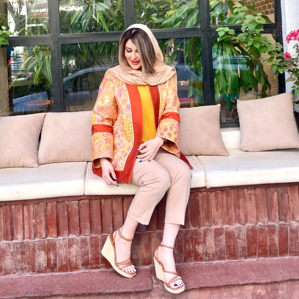 خرید اینترنتی مانتو ژاکارد زنانه مدل گلاره (کالکشن فروزان نریمیسا)
