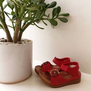 قیمت صندل دخترانه طرح گل رنگ قرمز سایز 26 تا 30