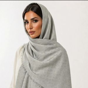 روسری ژاکارد قواره بزرگ 140 نقره ای