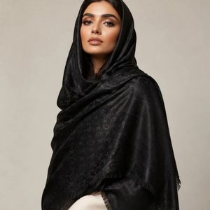 روسری ژاکارد قواره بزرگ 140مشکی طرح lV نه
