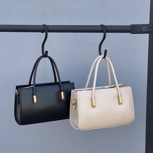 کیف زنانه کلاسیک بسیار زیبا