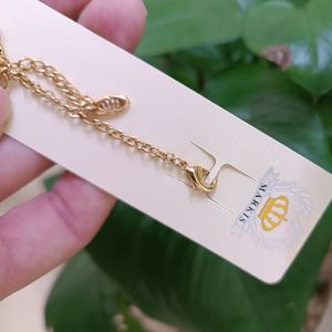 خرید آنلاین دستبند طرح گل نگین دار برند مارکیز