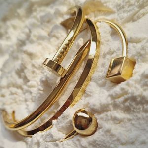 خرید اینترنتی قیمت دستبند مکعب و گوی