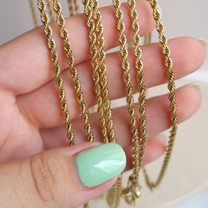 مشخصات گردنبند طنابی طلایی و نقره ایی