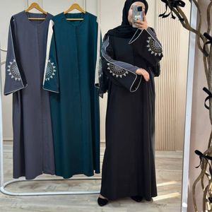 خرید اینترنتی مانتو عبایی خورشید