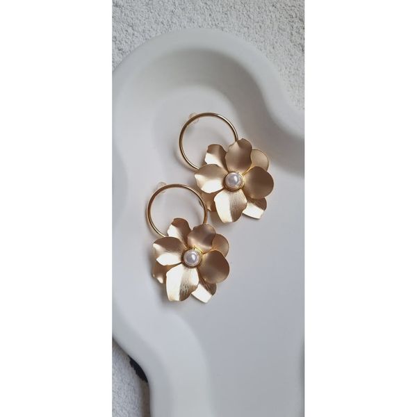 گوشواره گل مات