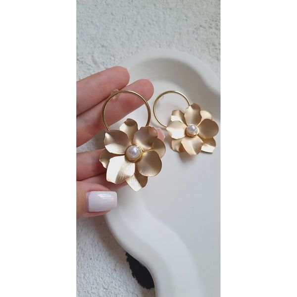 گوشواره گل مات