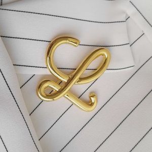 سنجاق سینه لووه