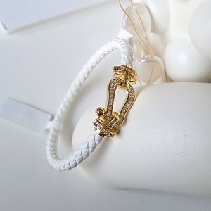 خرید اینترنتی قیمت دستبند فرد نگینی