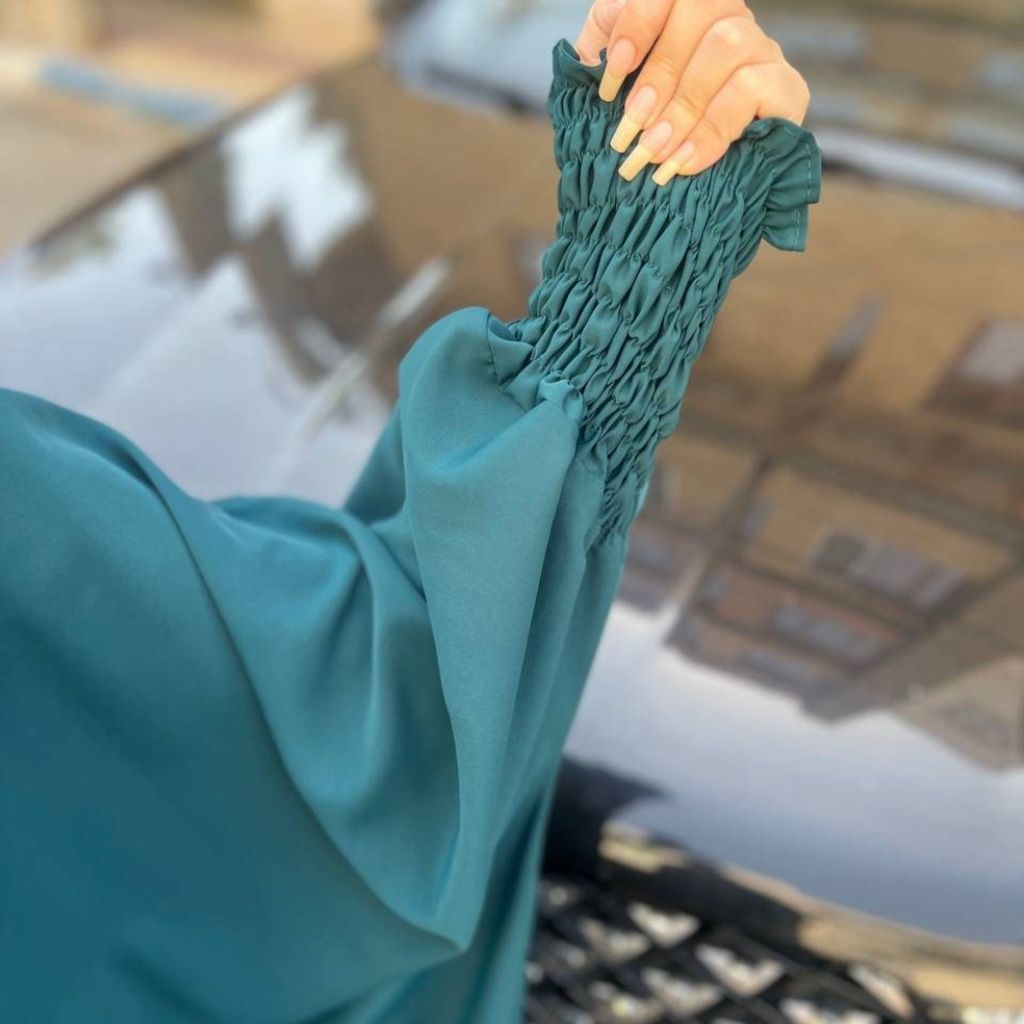 فروش اینترنتی مانتو عبایی طیلا
