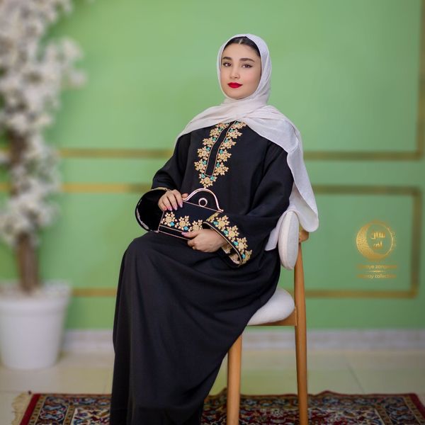 عبا گلدوزی ثنا