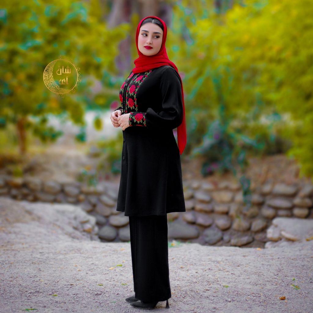 فروش اینترنتی مانتو و شلوار گلدوزی یلدا
