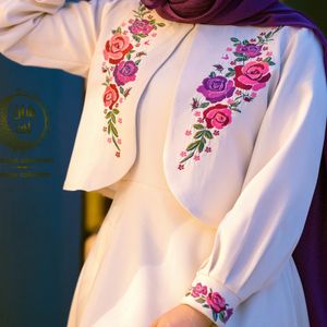 مشخصات کت و سارافون دلارام