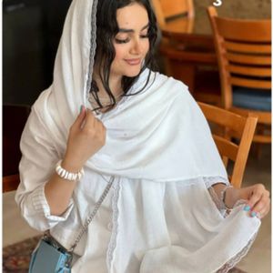 شال برشکا دور گیپور کامیلا سفید رنگ