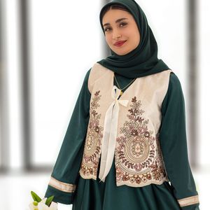 جلیقه و سارافون ملکه