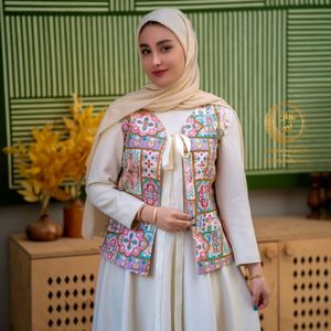 جلیقه و سارافون ملــکه