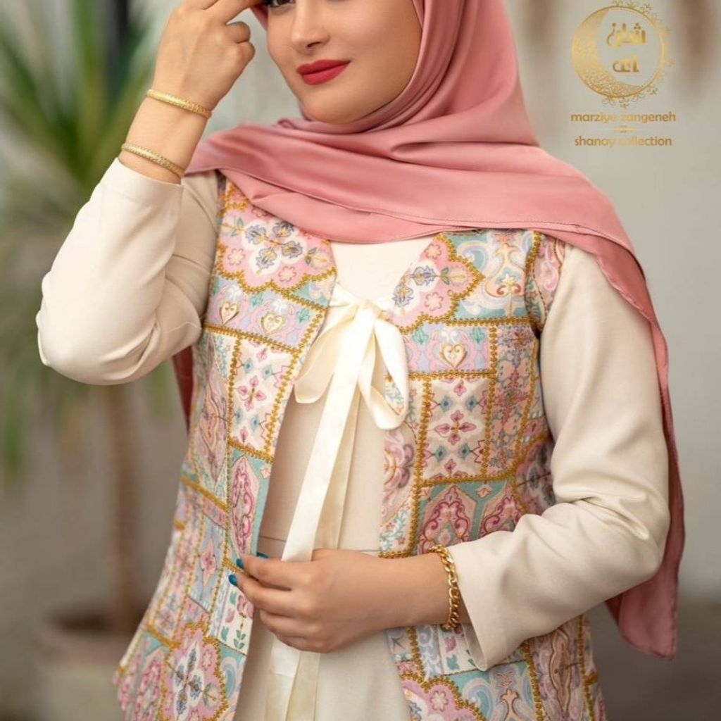 قیمت جلیقه و سارافون ملــکه