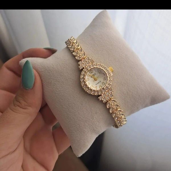 ساعت گندمی با ابکاری قوی