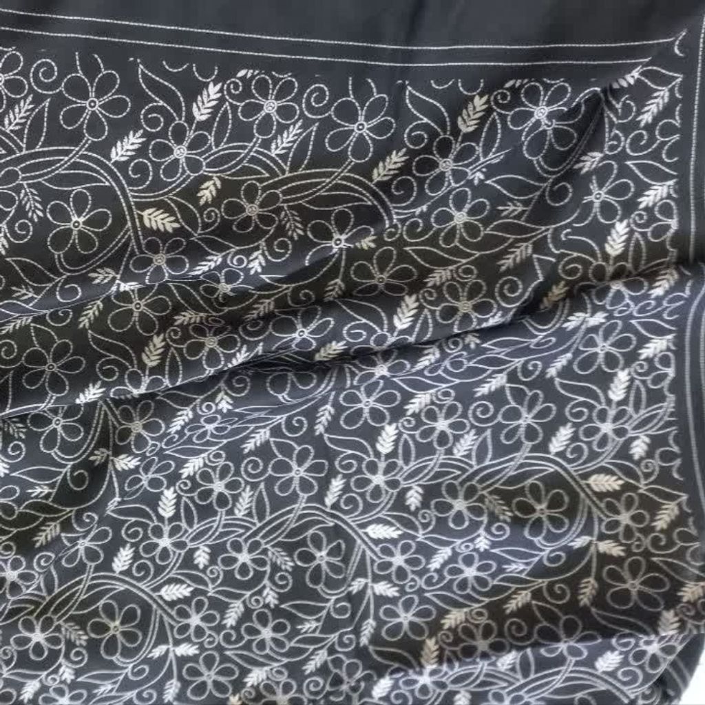 مشخصات روسری نخی طرح گل گلی