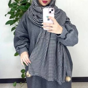 خرید اینترنتی قیمت شال موهر پیچازی پومدار 