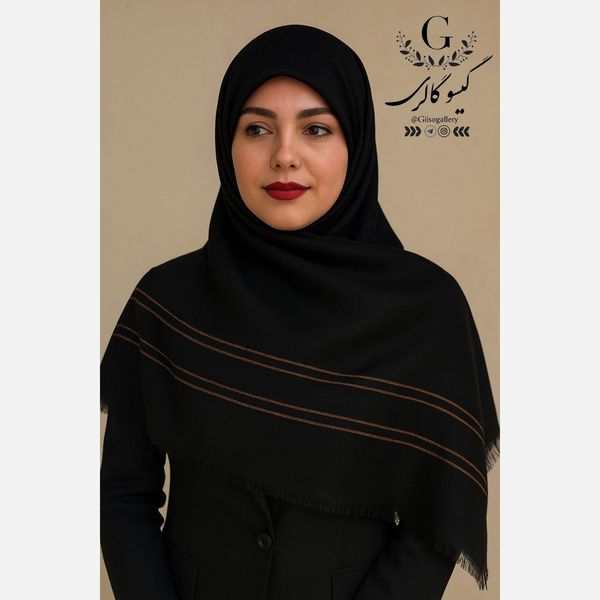 روسری مشکی حاشیه سه خط طلایی لمه قواره بزرگ 