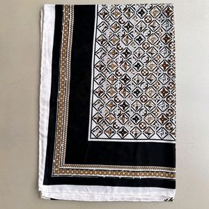 خرید اینترنتی قیمت شال ابریشم  برند وارداتی زمینه برجسته 