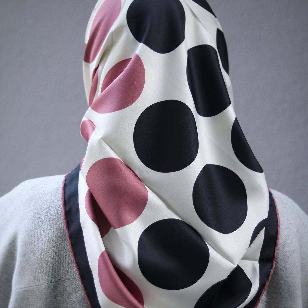 مشخصات روسری ابریشم ترک دستدوز برند MODA ترک وارداتی قواره 90 