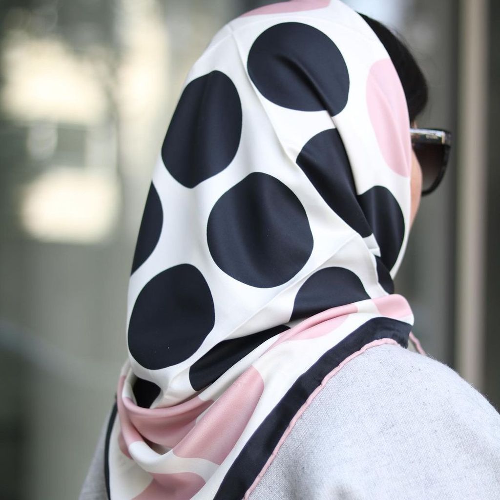 قیمت ارزان روسری ابریشم ترک دستدوز برند MODA ترک وارداتی قواره 90 