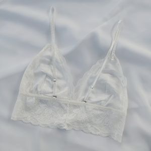 مشخصات نیم تنه توری وارداتی سفید سایز 75/80 کاپ B