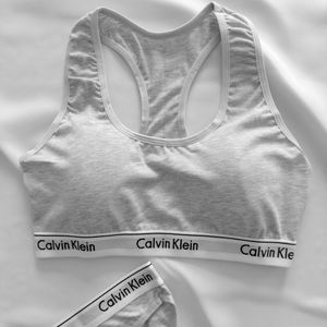 فروش اینترنتی ست لباس زیر دخترانه نیمتنه شورت کلوین کلین  Calvin Klein