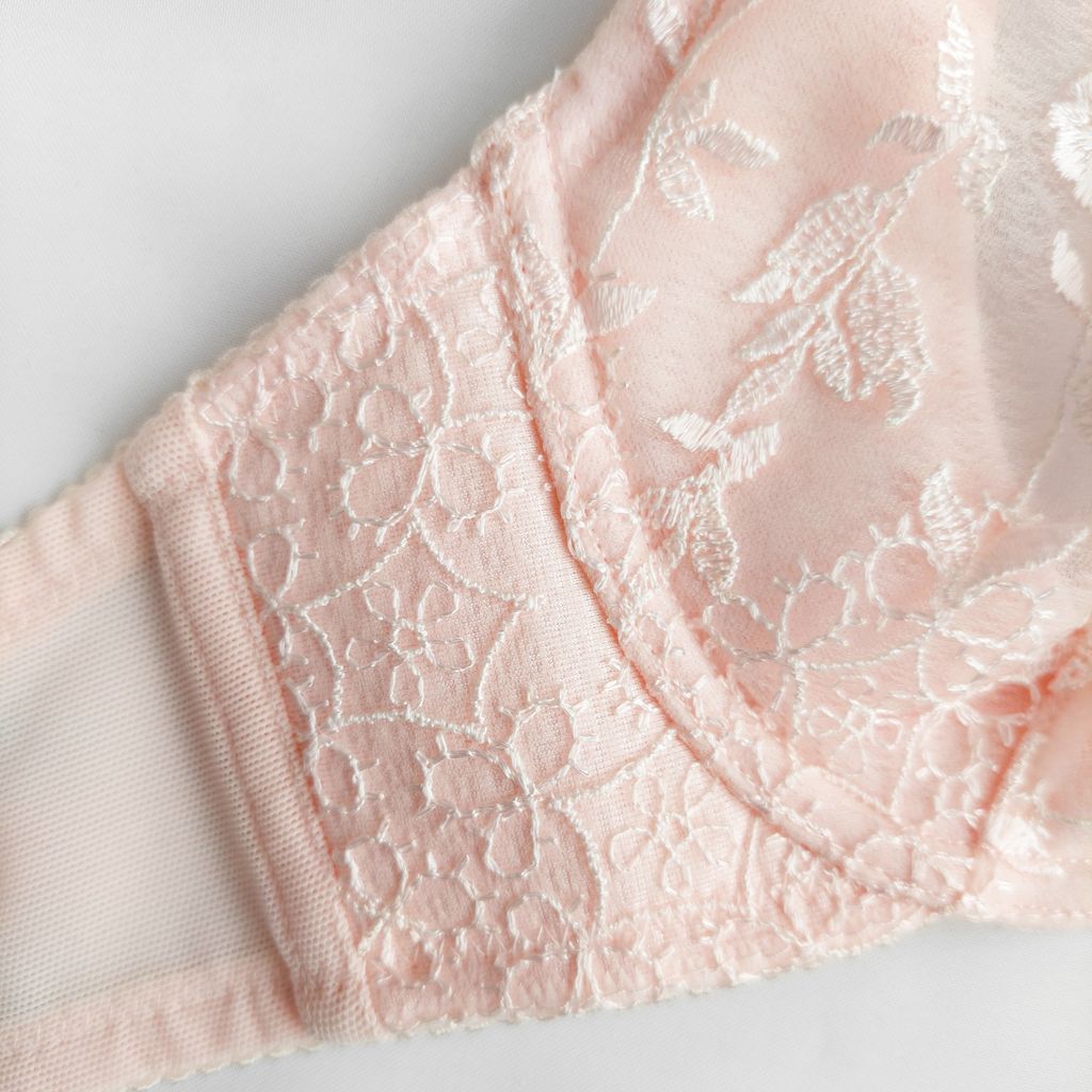 مشخصات سوتین سایز کوچیک مشکی 