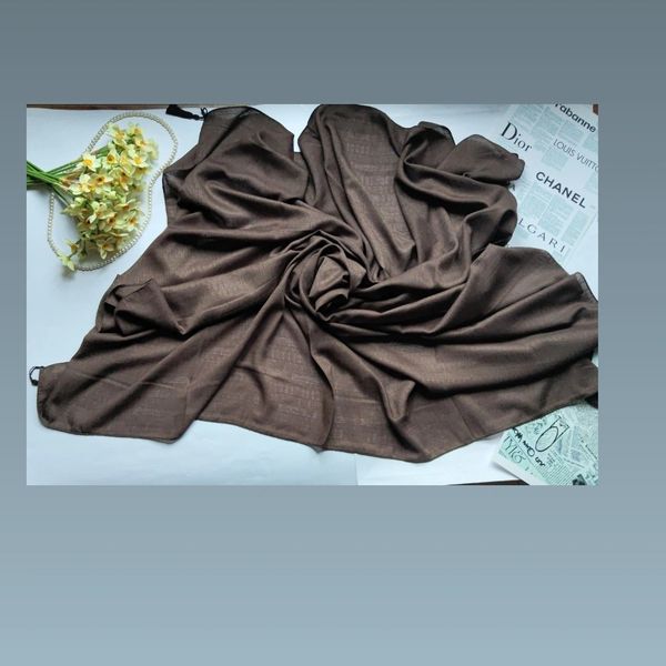 روسری نخی ساده منگوله دار