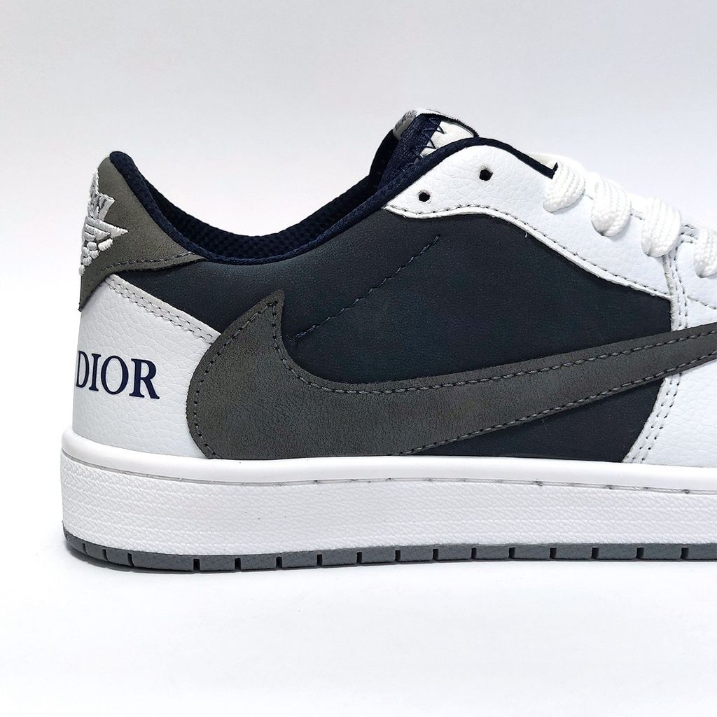 خرید اینترنتی کتانی تراویس اسکات کاستوم طرح دیور Travis Scott Dior
