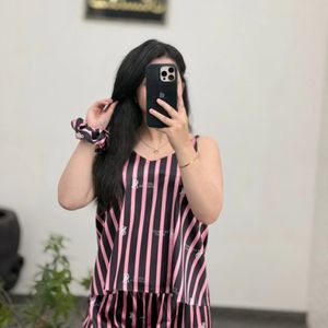 مشخصات ست خواب یقه هفت sandal