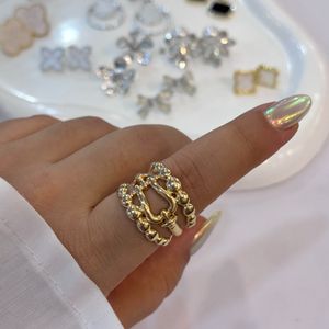 مشخصات انگشتر امگا رنگ ثابت