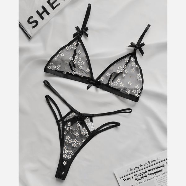 ست شورت و سوتین مشکی فانتزی طرح بابونه SHEIN شین