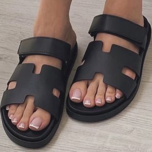 مشخصات صندل زنانه مدل هرمس مشکی چرم